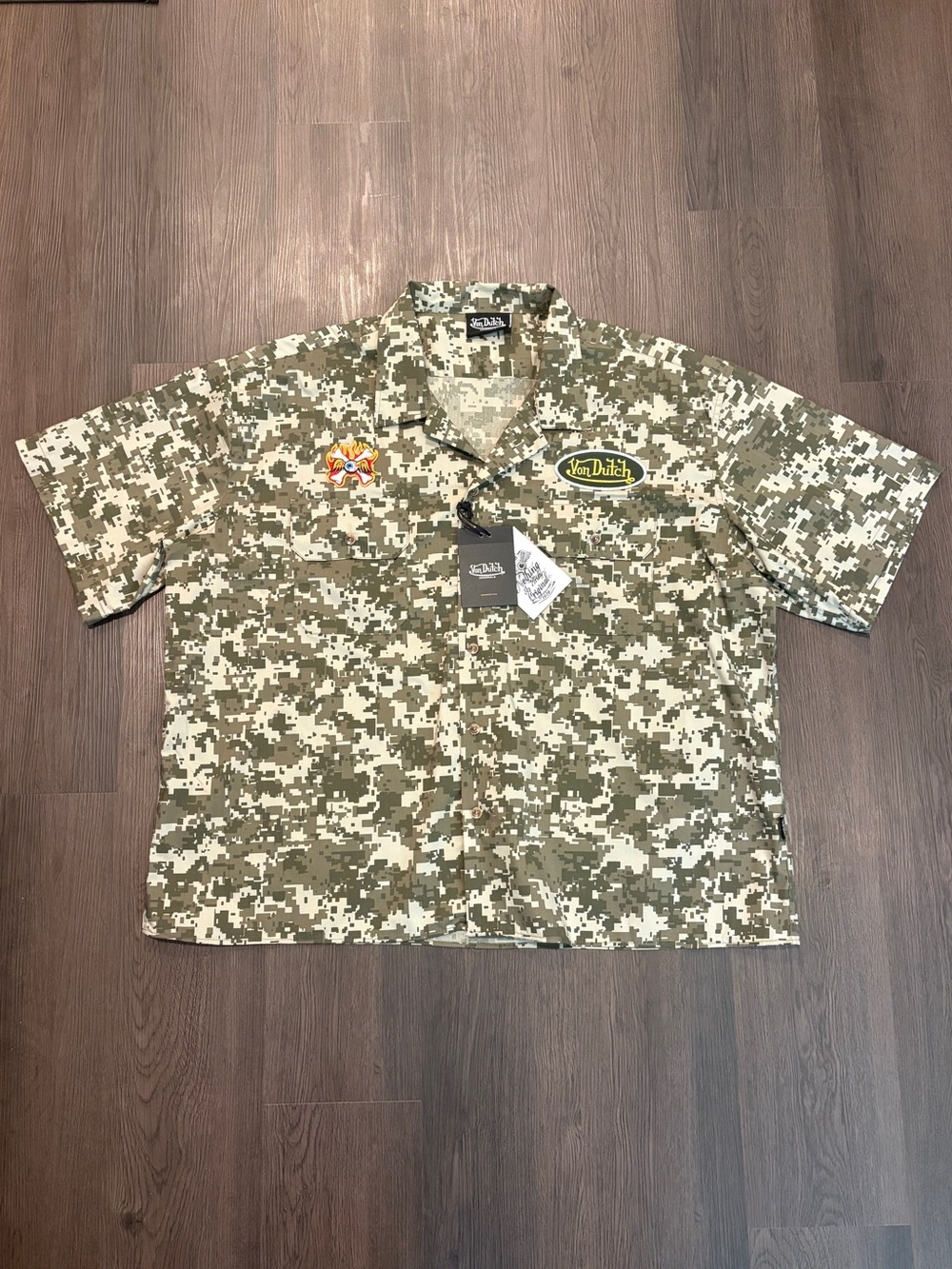 Von Dutch Men’s Digital Camo Button-Down Shirt - Olive & Cream
